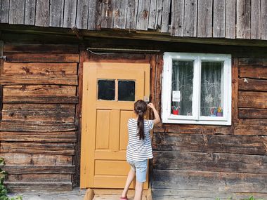 Campanie de donaţii pentru copiii din comunităţi defavorizate în vederea prevenirii abandonului şcolar