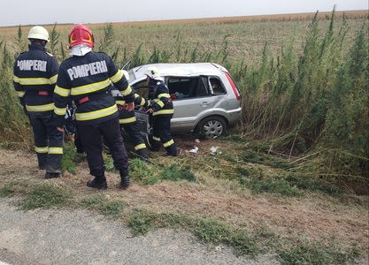 Ialomiţa: Patru persoane, printre care şi un copil de 10 ani, rănite într-un accident rutier - FOTO