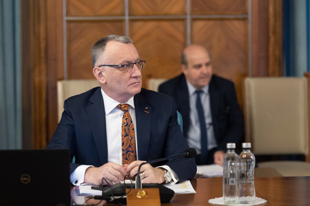 Ministrul Educaţiei Sorin Cîmpeanu a făcut public rezultatul analizei tezei sale de doctorat: Nu au fost constatate abateri de la normele de etică