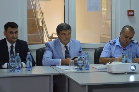 Prefectul Capitalei anunţă semnarea unui protocol de colaborare între Direcţia Generală de Poliţiei Bucureşti, Inspectoratul Şcolar, DSP şi Direcţia Regională Vamală pentru combaterea traficului de droguri 