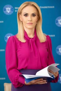 Gabriela Firea, după condamnarea României la CEDO pentru că nu a tratat cu atenţie plângerile unei angajate care a fost hărţuită repetat de şeful ei: Hărţuirea sexuală este o faptă penală şi trebuie anchetată ca atare