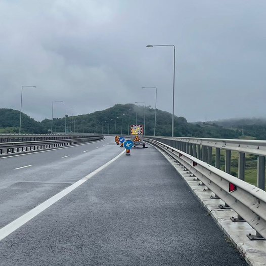 CNAIR anunţă lucrări de reparaţie temporară cu mixtură stocabilă, pe Autostrada Sibiu – Deva, la groapa apărută la Sălişte / Situaţia din teren, evaluată de o comisie săptămâna viitoare 