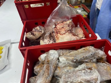 Amenzi de peste 900.000 de lei, date de comisarii de la Protecţia Consumatorilor în Ploieşti şi Câmpina. Zeci de firme au fost controlate - FOTO, VIDEO