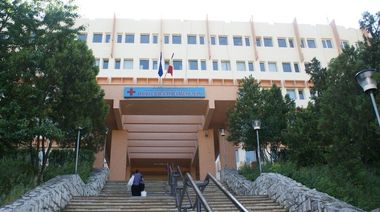 Neamţ - Pacienţi nevoiţi să meargă de la Piatra Neamţ la Roman pentru un CT. Explicaţiile managerului Spitalului Judeţean: Avem 3 medici scutiţi medical şi 1 care nu vrea să facă gărzi/ Foloseam servicii externalizate dar Curtea de Conturi nu acceptă