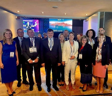 Delegaţia României, la reuniunea Comitetului Regional al OMS – Deficitul resurselor umane calificate în sectorul sanitar, problemă regională / Adriana Pistol, aleasă în Comitetul Permanent al OMS Europa
