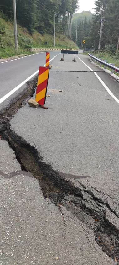 Lucrări de reparaţii în Pasul Gutâi, unde carosabilul este afectat de o surpare / Durata estimată este de cinci luni / Restricţii de trafic 