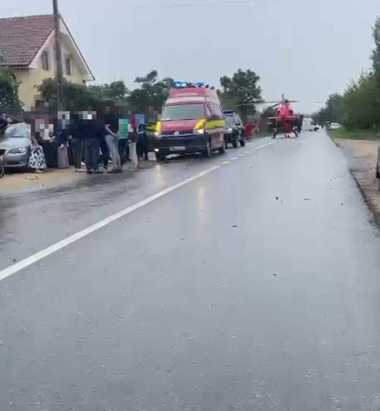 Dolj: O fetiţă de patru ani a murit după ce a fost lovită de o maşină în timp ce traversa strada - VIDEO