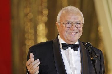 UPDATE - Actorul Alexandru Arşinel, internat în spital. Conform medicilor, a fost transferat la ATI, având în vedere istoricul medical şi pentru a-l avea sub o supraveghere mai atentă