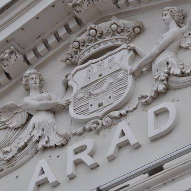 Primăria Arad sfătuieşte cetăţenii să nu dea bani persoanelor care cer diferite sume pentru asfalt rămas în urma unor lucrări de pe străzi