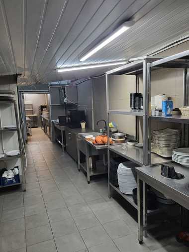 Restaurant din Bucureşti închis temporar de ANPC din cauza mizeriei, redeschis după ce au fost remediate deficienţele