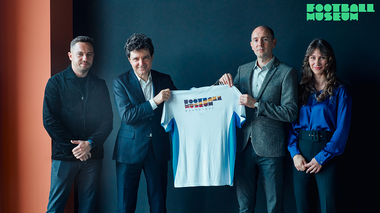 Nicuşor Dan în vizită la Football Museum Bucharest: Am convingerea că muzeul va contribui la valorificarea potenţialului turistic şi sunt sigur că acesta se va număra printre obiectivele turistice alese de vizitatori când vor veni în Bucureşti - FOTO


