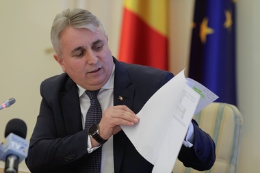 UPDATE - Bode prezintă concluziile Corpului de Control în cazul achiziţiei de maşini pentru IGPR: Licitaţia e corectă. Cei care încearcă prin dezinformări şi minciuni să obţină capital politic sunt oameni mici / Reacţiile lui Drulă şi Orban - VIDEO