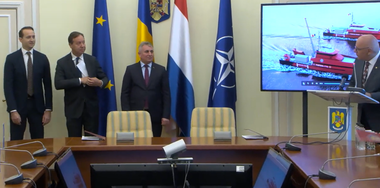 Lucian Bode, la evenimentul de semnare a contractelor de achiziţie pentru două nave multirol: Este o premieră pentru structurile noastre /  Vorbim despre un nou proiect finanţat din fonduri europene, în valoare de 44 mililoane de euro - VIDEO