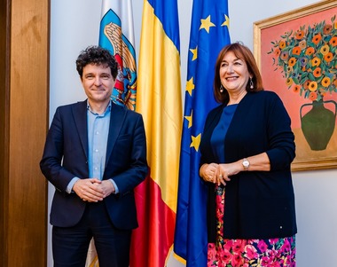 Nicuşor Dan a discutat cu vicepreşedintele Comisiei Europene despre implementarea unor proiecte cu finanţare europeană pentru redresarea demografică sau accesarea de noi programe cu fonduri nerambursabile, inclusiv în domeniul eficienţei energetice

