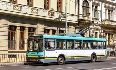 Nicuşor Dan: Am depus cereri de finanţare pentru mai multe proiecte în domeniul transportului public, finanţate din PNRR / Vom putea achiziţiona 135 de autobuze electrice, 60 de microbuze electrice, 8 troleibuze