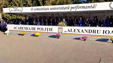 Bode, mesaj pentru studenţii Academiei de Poliţie: Profesia pe care v-aţi ales-o este una în slujba oamenilor, a comunităţilor. Este obligatoriu să aveţi limbajul şi atitudinea corespunzătoare din care să reiasă respect şi profesionalism - FOTO, VIDEO
