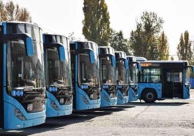 Nicuşor Dan: Am achitat 11 rate, în valoare de 47.096.328 lei, către firma Otokar pentru autobuzele Euro 6 cumpărate de fostul primar, Gabriela Firea, în anul 2018
