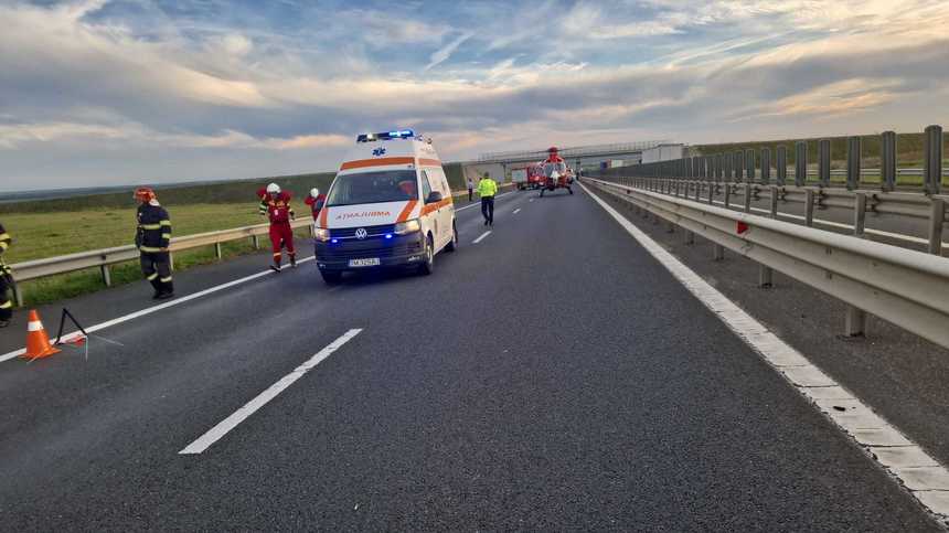 Braşov: Accident între un autoturism şi un autocar în care se aflau 48 de persoane, pe DN73A