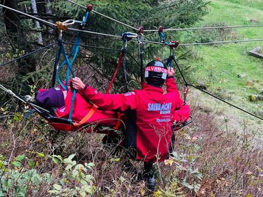 Neamţ: Cinci persoane au fost rănite într-un accident rutier în care au fost implicate două maşini 