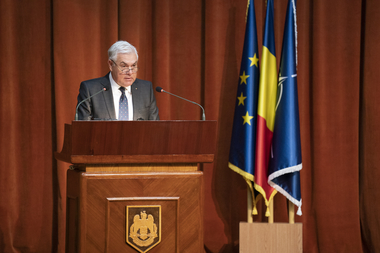 Angel Tîlvăr: Sunt preocupat ca Armata să continue procesul naţional de reconfigurare a sistemului medical militar, ca toate unităţile sanitare să fie dotate cu echipamente moderne / Spitalul Militar Central, o instituţie fanion 