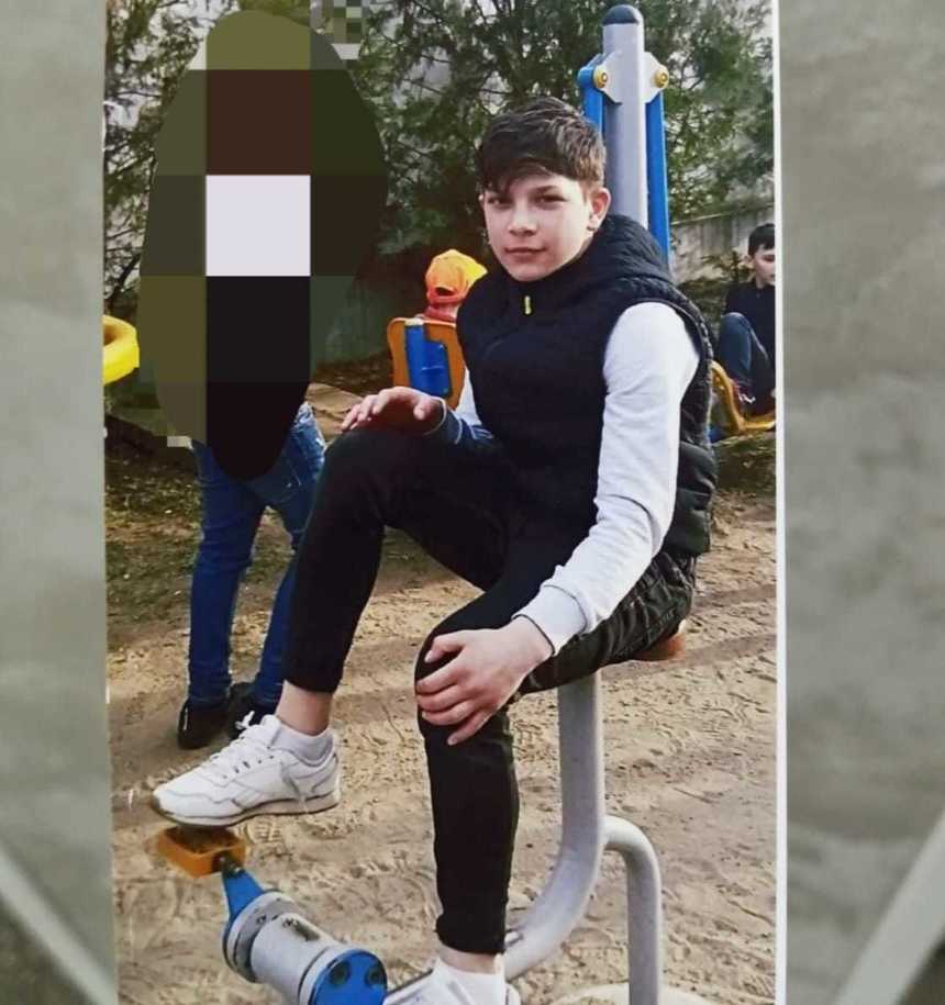 Botoşani: Băiat de 13 ani, dat dispărut după ce a plecat la şcoală şi nu s-a mai întors acasă 

