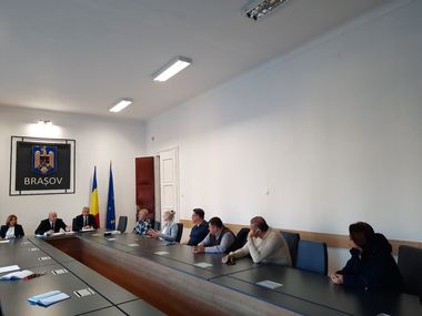 Braşov: Cinci comune, fără medic de familie, deşi unele pun la dispoziţie cabinet amenajat şi locuinţă de serviciu / Peste 100 de medici de familie din judeţ au atins vârsta de pensionare