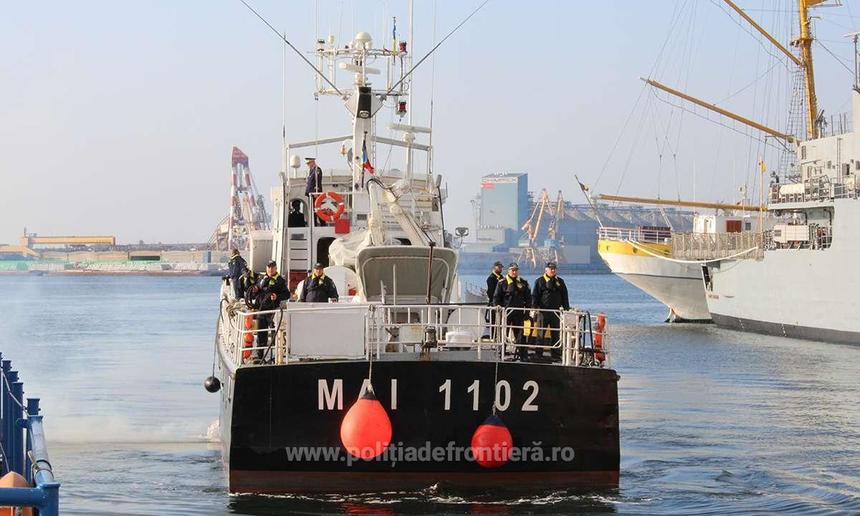 Aproximativ 500 de persoane, salvate din apele Marii Mediterane de poliţiştii de frontieră români în cadrul misiunii Frontex / Poliţiştii au revenit acasă după o misiune de patru luni 