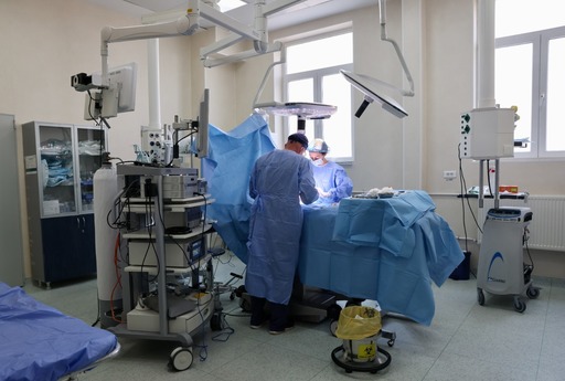 A fost deschis primul centru de transplat hepatic pediatric din România / Zece copii se află pe lista de aşteptare pentru un transplant - FOTO