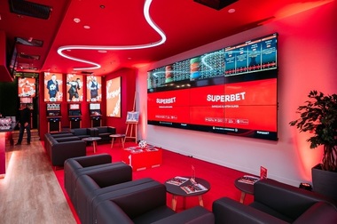 Compania Superbet anunţă creşteri de salarii. Primii care vor beneficia de majorare sunt angajaţii din reţeaua de retail, în cazul cărora salariile cresc, în medie cu 12 procente