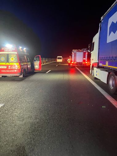 Olt: O autospecială care se îndrepta la o intervenţie, implicată într-un accident rutier / Nu au fost persoane rănite 