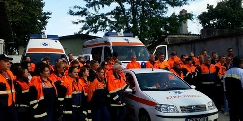 Protest pe termen nelimitat al salariaţilor din serviciile de Ambulanţă - Toate maşinile operative vor purta mesajul ”Protest naţional” / Miting în Bucureşti 