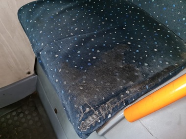 UPDATE - Controale ale Autorităţii Naţionale pentru Protecţia Consumatorilor în mijloacele de transport în comun din Capitală. Care sunt primele constatări  / Două persoane trebuie să cureţe 43 de maşini - FOTO