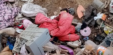 Constanţa: Deşeuri găsite pe terenul unei unităţi militare, în apropierea ariei naturale Fântâniţa –Murflatar / Garda de Mediu a cerut unităţii militare să strângă gunoaiele