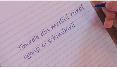 Zeci de adolescente din mediul rural, angrenate într-un proiect în care învaţă despre drepturile lor şi cum să se apere împotriva violenţei
