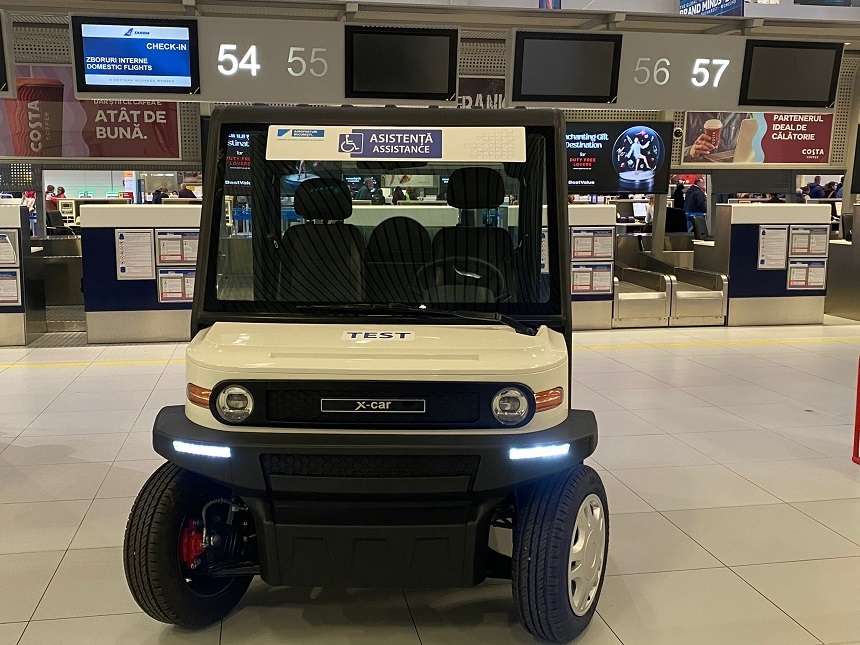Vehicul electric pentru persoanele cu mobilitate redusă, în teste pe Aeroportul Internaţional “Henri Coandă” Bucureşti - FOTO
