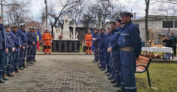 Ceremonie de comemorare a minerilor dispăruţi în tragedia din 1980 de la Mina Livezeni