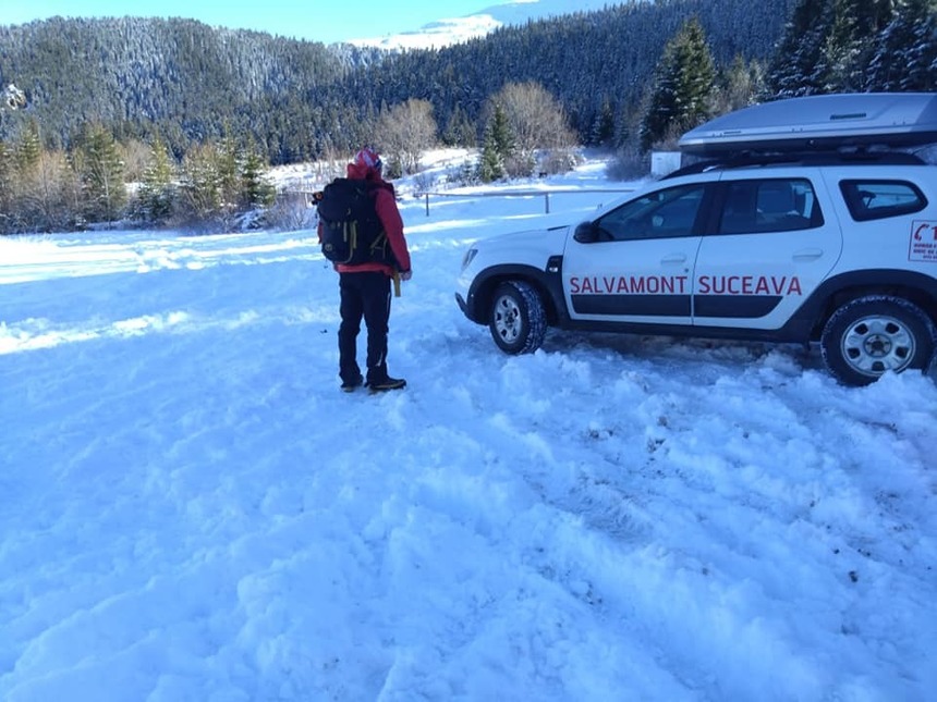 Salvamont Suceava: Stratul de zăpadă este de 20 - 50 centimetri în zonele înalte şi poate ajunge la 1,5 metri / Recomandări pentru cei care vor parcurge trasee montane în minivacanţă