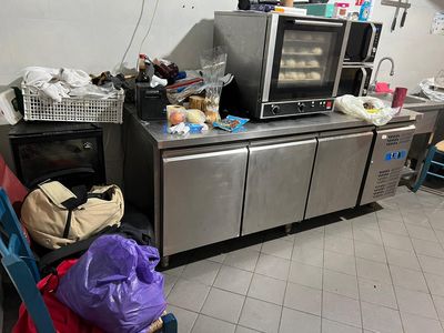 Restaurantul Moessia din Vadu, închis de ANPC pentru mai multe nereguli / Au fost găsite produse alimentare şi materii prime expirate şi de 3 ani / Un consumator a ajuns la spital după ce mâncase ton expirat de câteva luni - VIDEO, FOTO
