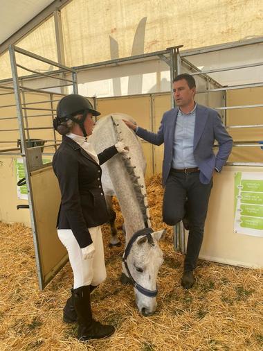 Tanczos Barna, după înscrierea lipiţanilor în patrimoniul UNESCO: Este pentru prima dată când o rasă de cai şi tradiţiile de creştere a acestui animal sunt adăugate / Romsilva, două herghelii, în Braşov şi Bistriţa-Năsăud 