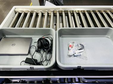 Restricţiile privind cantitatea de lichide din bagajele de mână, eliminate şi la Aeroportul Internaţional din Timişoara/ Nici aparatele electronice nu mai trebuie scoase pentru verificare