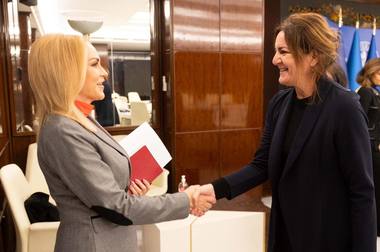Gabriela Firea, întâlnire cu reprezentanţii UNICEF în România: Vom primi asistenţă tehnică pentru a elabora raportul periodic cu privire la implementarea Convenţiei privind Drepturile Omului / Discuţii privind recunoaşterea familiilor numeroase 