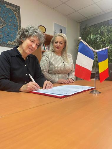 Parteneriat între administraţiile spitalelor din Bucureşti şi Paris/ Vor fi organizate schimburi de experienţă, de bune practici şi de personal
