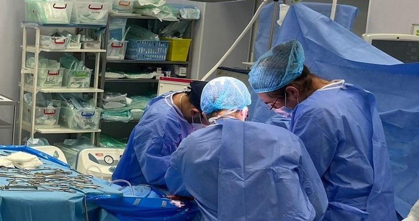 Sibiu: Prelevare de organe de la o pacientă în vârstă de 15 ani, cetăţean străin / Intervenţia a durat opt ore / Fata era în moarte cerebrală în urma unui accident rutier  