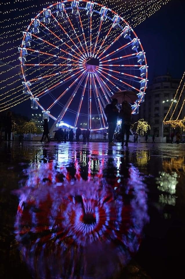 Primăria Capitalei: Din cauza condiţiilor meteo nefavorabile, concertele din seara aceasta, de la Târgul de Crăciun Bucureşti 2022 din Piaţa Constituţiei, se anulează