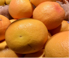 Un lot de grapefruit roşu provenit din Turcia, la care s-au constatat depăşiri ale valorilor admise la reziduuri de pesticide, retras de la vânzare din magazine Carrefour şi Microfruits