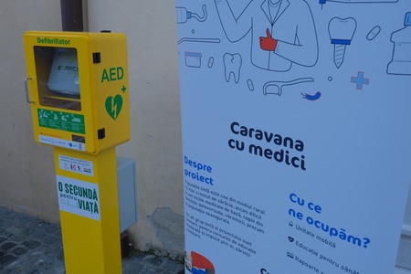 Două defibrilatoare, instalate în locuri publice în municipiul Braşov