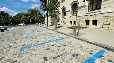 Nicuşor Dan anunţă noile reguli privind plata parcărilor publice: De la 1 martie,  tarif unic de 5 lei/h, care va cuprinde toate parcările prezente şi viitoare ce aparţin domeniului public şi privat al Bucureştiului
