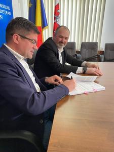 Preşedintele CJ Iaşi, Costel Alexe, a semnat certificatul de urbanism pentru elaborarea Documentaţiei Tehnice pentru Autostrada Târgu Neamţ – Iaşi – Ungheni