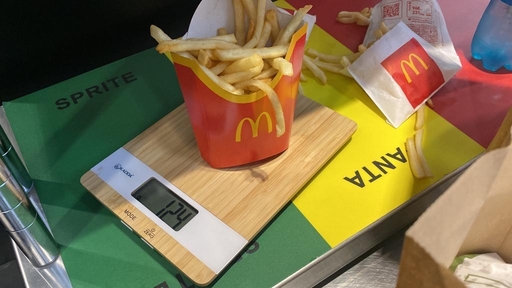 ANPC a controlat fast-food-uri McDonalds şi KFC din Bucureşti şi a dat amenzi de 15.000 de lei, fiind găsite neconcordanţe de gramaj la porţiile de cartofi prăjiţi şi la băuturile răcoritoare/ Unităţile, închise temporar - FOTO, VIDEO