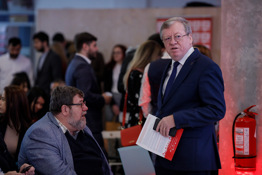 Anton Hadăr: Nu vin vremuri bune în învăţământul superior, căci cei doi ani de activitate în sistem online au produs mari probleme tinerilor din România / Vă pot garata că vom avea serii de absolvenţi mai slab pregătiţi decât i-am avut vreodată 